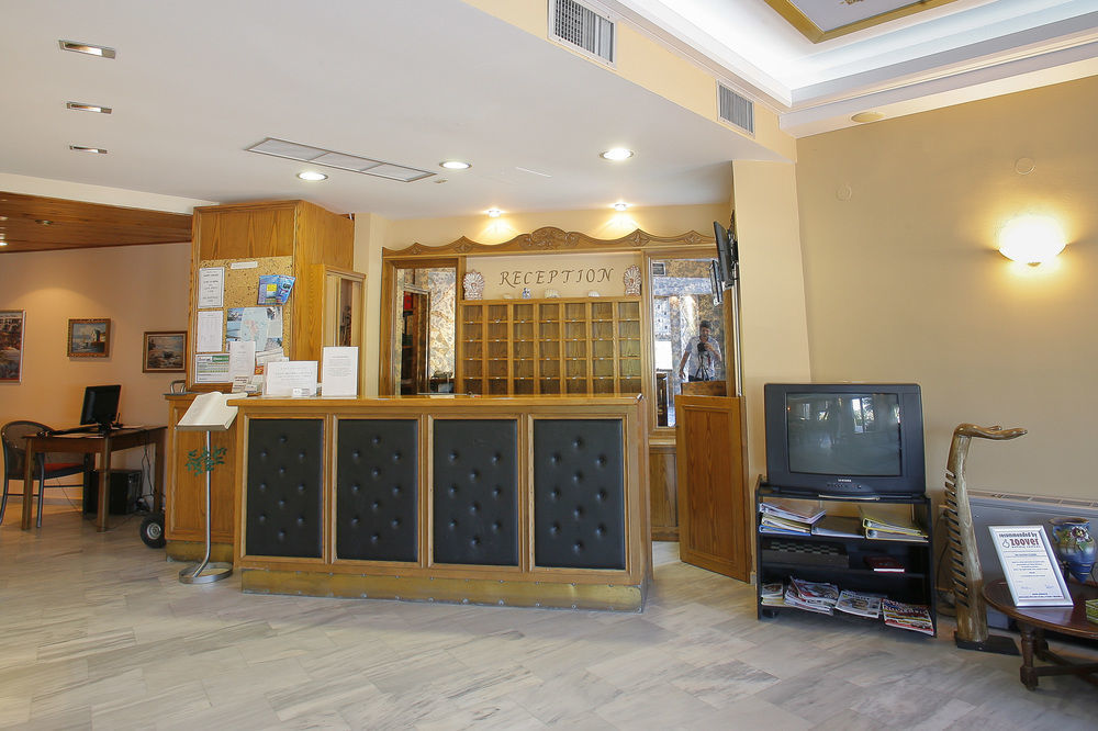 Hotel apartamentowy Kyveli