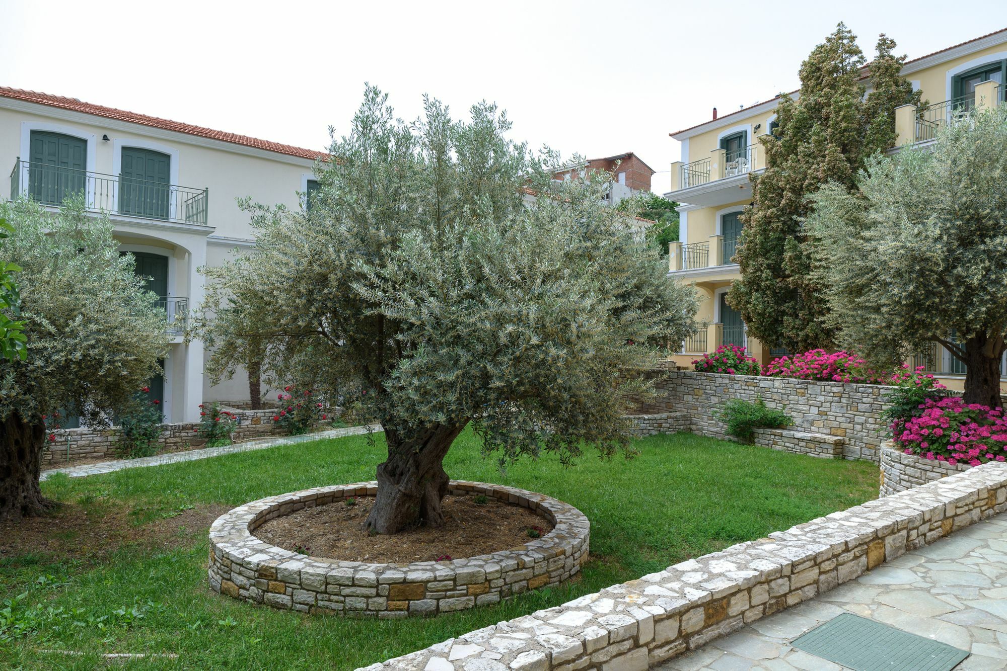 Hotel apartamentowy Kyveli